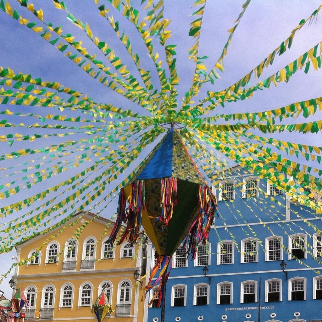 balão de festa junina verde amarelo