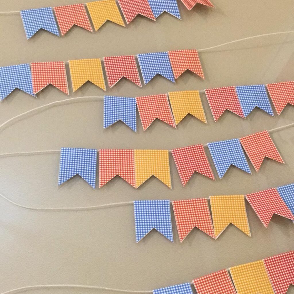 mini bandeirinhas para festa junina