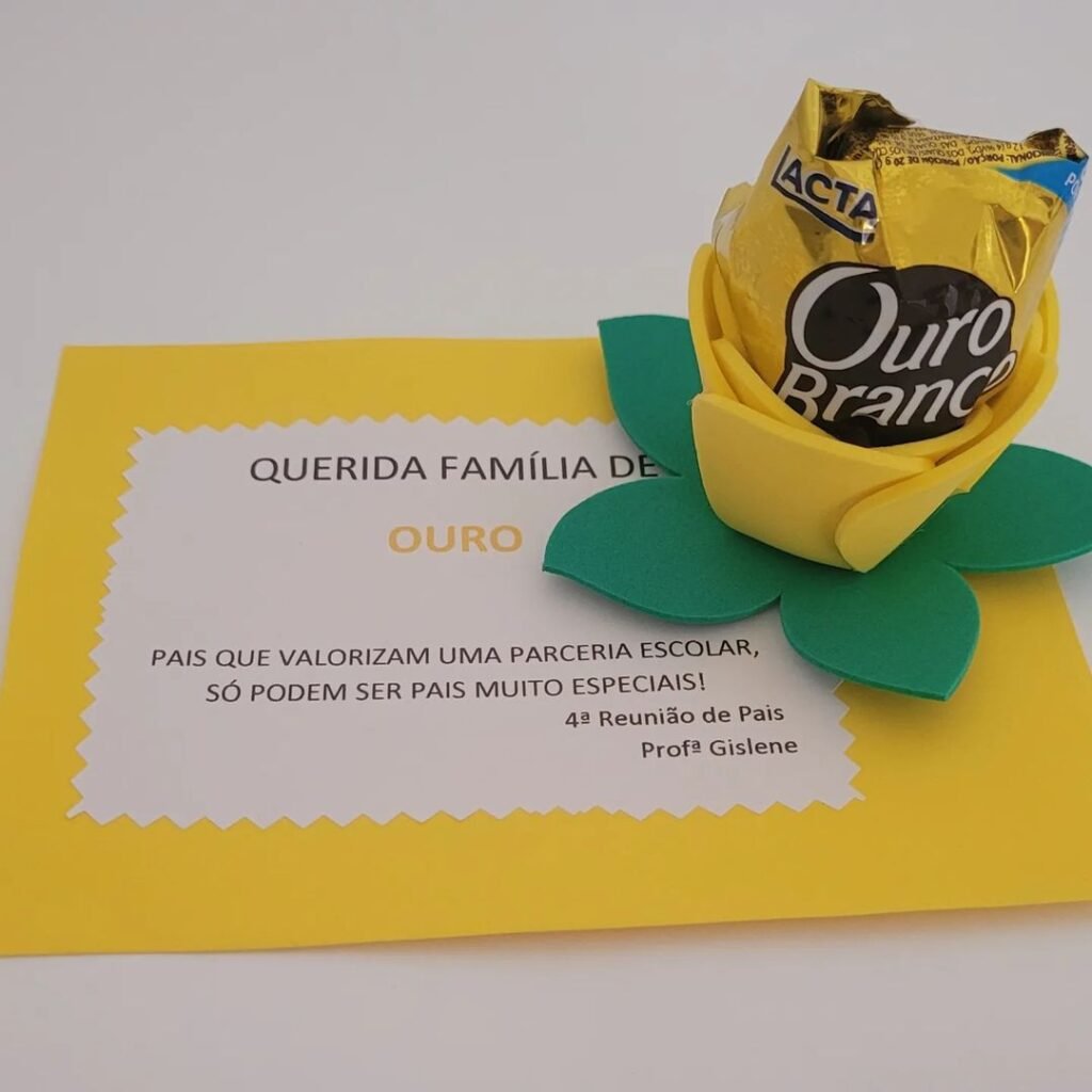 Lembrancinha em EVA com ouro branco professora.gislene Lembrancinha em EVA com ouro branco professora.gislene